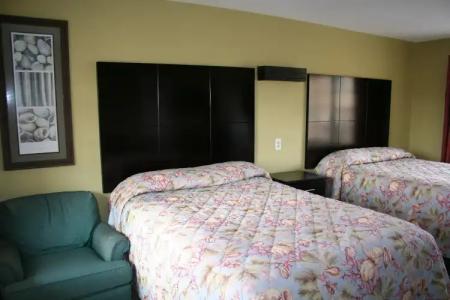 Driftwood Beach Motel - 4