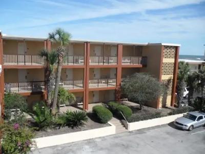 Driftwood Beach Motel