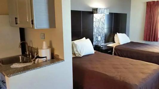 Driftwood Beach Motel - 76