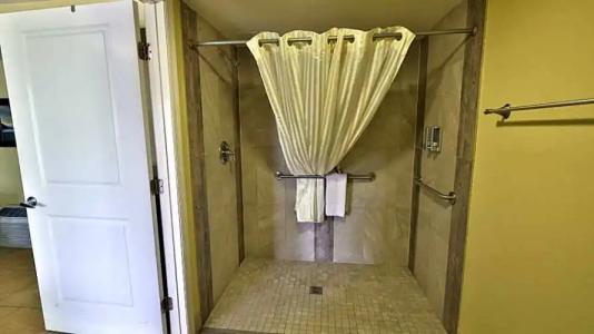 Driftwood Beach Motel - 39