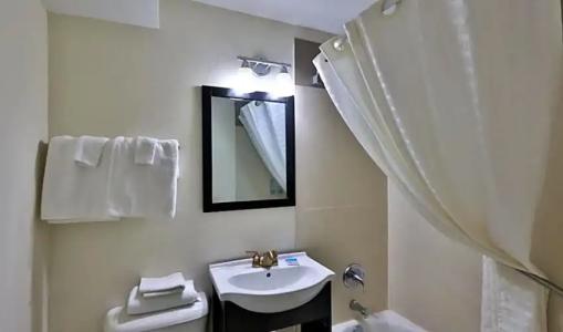 Driftwood Beach Motel - 43