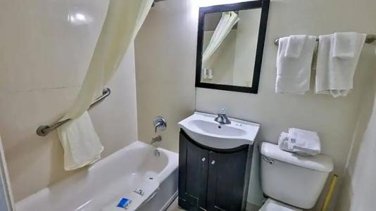 Driftwood Beach Motel - 44