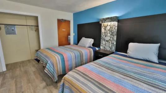 Driftwood Beach Motel - 173