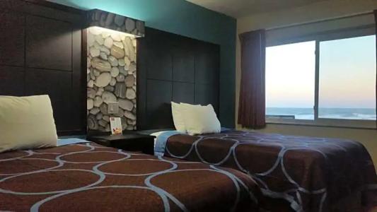 Driftwood Beach Motel - 77