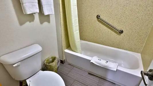 Driftwood Beach Motel - 45