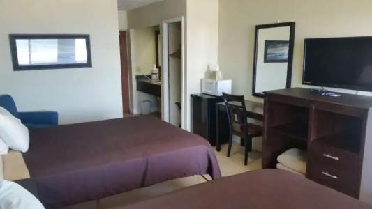 Driftwood Beach Motel - 5