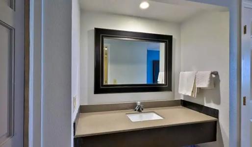 Driftwood Beach Motel - 88