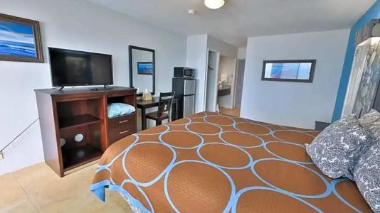 Driftwood Beach Motel - 121
