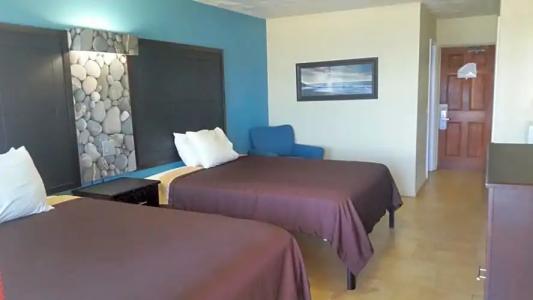 Driftwood Beach Motel - 105