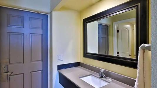 Driftwood Beach Motel - 87