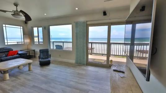 Driftwood Beach Motel - 58