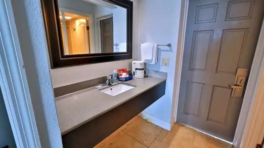 Driftwood Beach Motel - 90