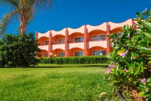 The Three Corners Happy Life Beach Resort, Abu Dabab