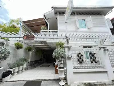 Ban Thungdang Boutique - 10