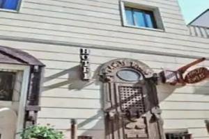 Guest House «Fawlty Towers», Todi