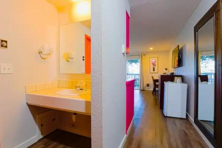 Coast River Inn by OYO Seaside - 9