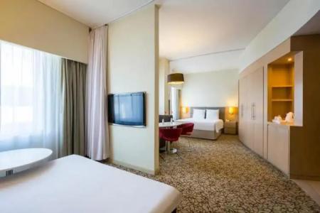 Novotel Suites Dubai Mall of the Emirates - 56