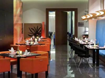 Novotel Suites Dubai Mall of the Emirates - 8