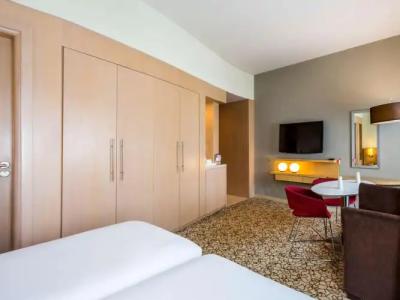 Novotel Suites Dubai Mall of the Emirates - 17