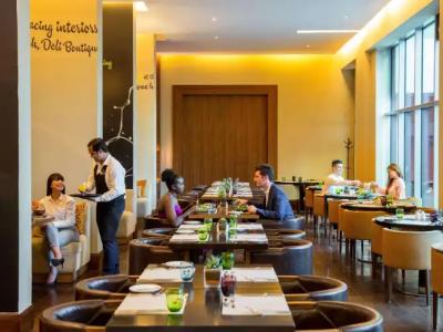 Novotel Suites Dubai Mall of the Emirates - 9