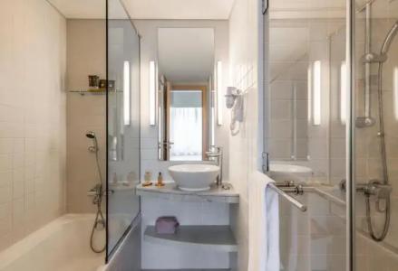Novotel Suites Dubai Mall of the Emirates - 76