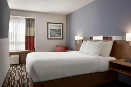 Microtel Inn & Suites by Wyndham Bonnyville - 145