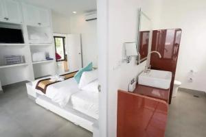 Moonlight Resort, Koh Rong Island