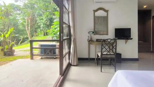 Issara Boutique Winery - 40