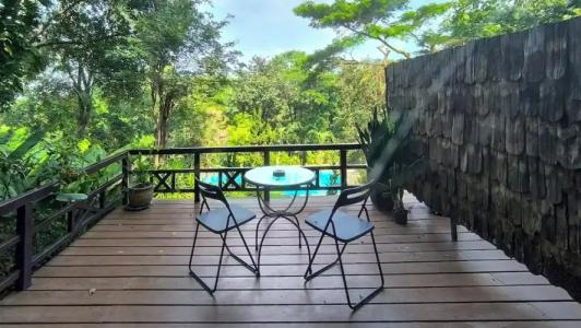 Issara Boutique Winery - 136