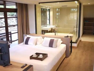 Issara Boutique Winery - 115