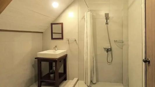 Issara Boutique Winery - 37