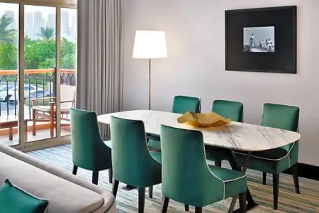 Address Montgomerie - 107