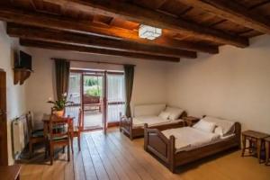 Zsirai Guest House, Mad
