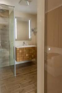 Amiral (former Best Western Park) - 105