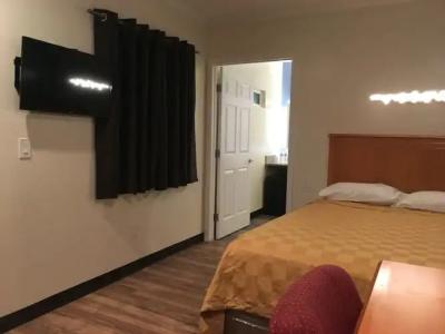 Lincoln Park Motel - 95