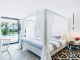 Presidential Pool Access Double Suite with view