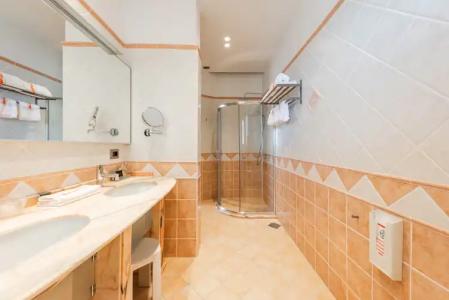 Aragosta & Restaurant - 140