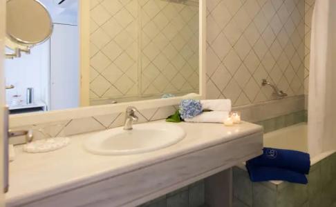 Knossos Beach Bungalows Suites Resort & Spa - 9