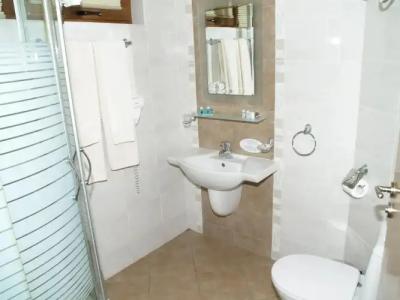 Laguna Beach Resort & Spa - 8