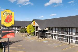 Super 8 by Wyndham Fort McMurray, Fort McMurray