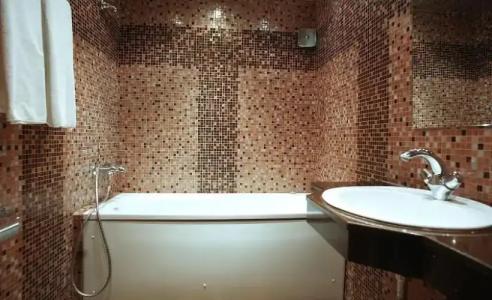 Atlantic - Free Parking - 63