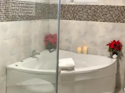 Atlantic - Free Parking - 76