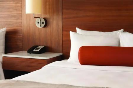 Radisson & Conference Center Calgary Airport East - 3