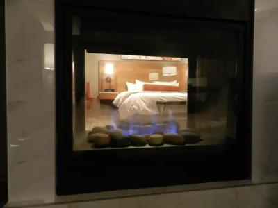 Radisson & Conference Center Calgary Airport East - 26