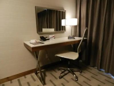 Radisson & Conference Center Calgary Airport East - 2