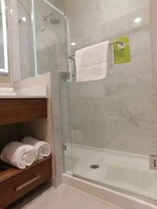 Radisson & Conference Center Calgary Airport East - 58