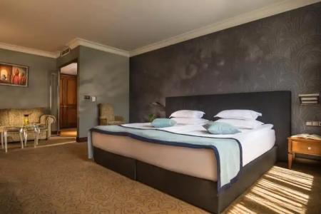 Rosslyn Thracia Sofia - 143