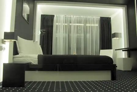 Fashion - Free Parking - 29