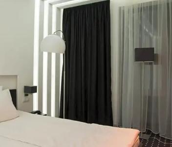 Fashion - Free Parking - 37