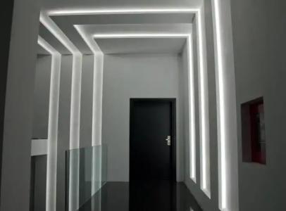 Fashion - Free Parking - 12